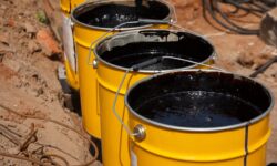 انواع قیر، مشخصات و کاربرد های قیر