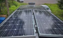 چطور با استراکچر پنل خورشیدی مناسب، هزینه برق باغ ، ویلا و کولر گازی را نصف کنیم؟