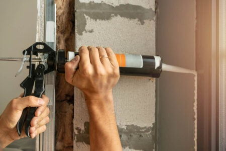 راهنمای تخصصی کنترل شرایط محیطی برای افزایش عمر چسب‌های ساختمانی