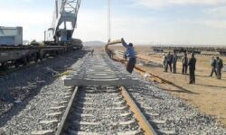 متوسط سرعت قطار در کشور ۷۰ تا ۸۰ کیلومتر بر ساعت است