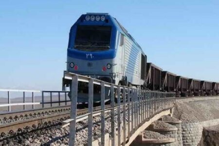 تملک اراضی خط راه‌آهن رشت – آستارا تا پایان سال تکمیل می‌شود