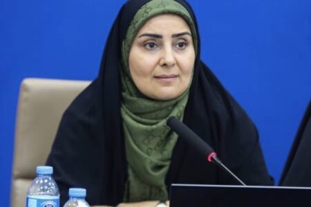 پاسخ به احضاریه‌های مجلس به تعویق افتاد