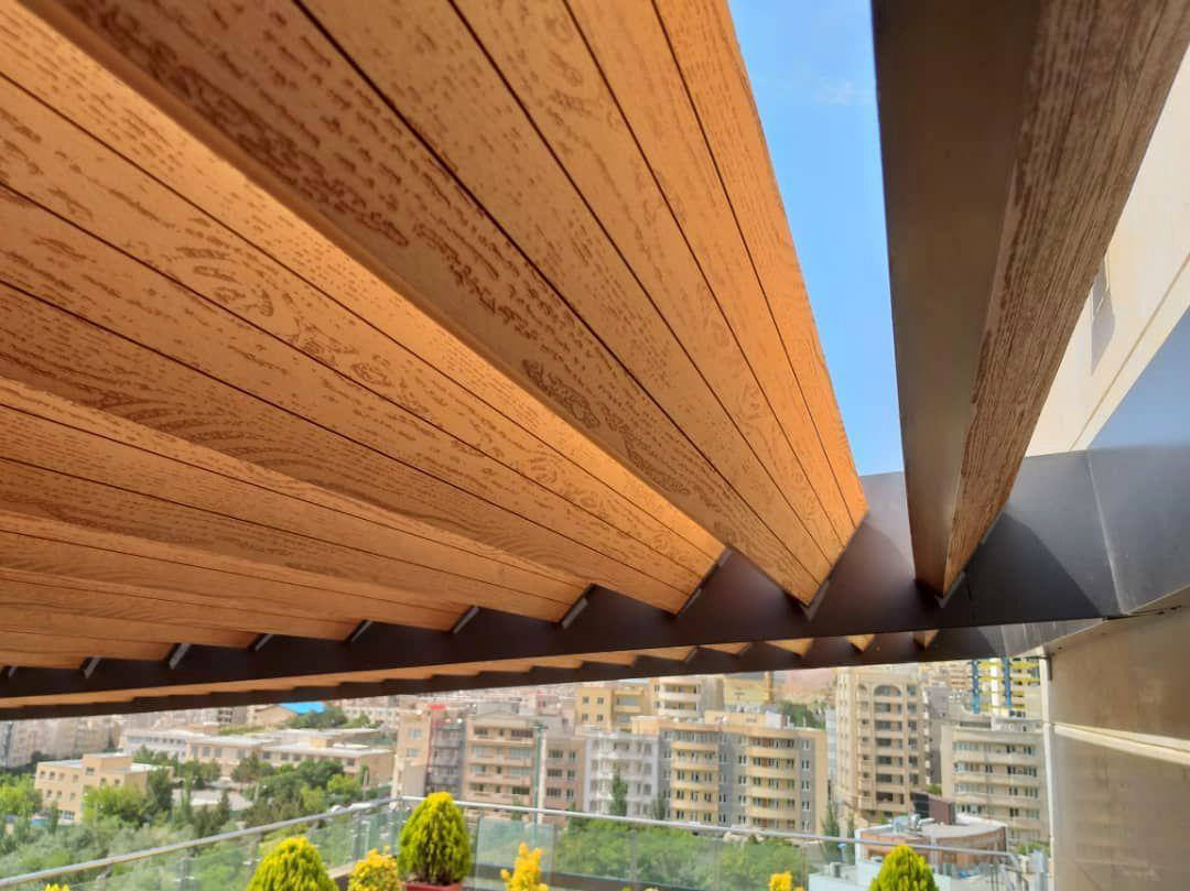 سقف چوب پلاست