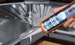 نحوه ترکیب و استفاده همزمان از چسب سیلیکون و اسپری فوم