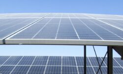 نخستین مدرسه مجهز به نیروگاه خورشیدی در تهران افتتاح شد