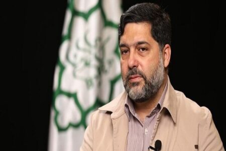 فلسفه نصب مجسمه والرین در میدان انقلاب تهران چیست؟