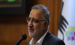 زاکانی به صحن شورا آمد