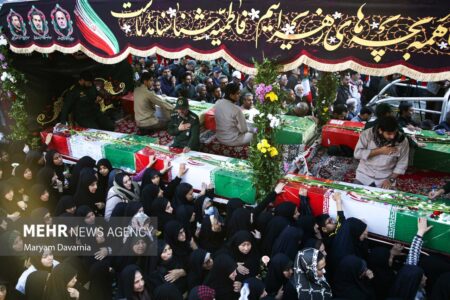 آماده باش ستادهای مدیریت بحران ۴ منطقه در مراسم تشییع ۱۰۰ شهید گمنام