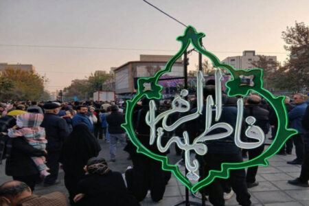 هزاران عاشق اهل بیت در میدان ۱۳ آبان گرد هم آمدند