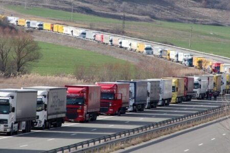 توقف کامیون‌ها در مرز سومار به حداقل می‌رسد