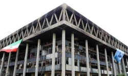 مسئولیت بازسازی ساختمان‌ شیشه‌ای به سازمان مجری واگذار شد