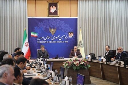 توسعه قطار‌های حومه‌ای؛ راهکار کاهش ترافیک و مصرف سوخت