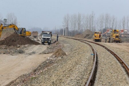 ۱۶ کریدور ریلی و جاده‌ای در حال تکمیل است/ تخصیص ۱۰۰درصدی اعتبارات شرکت ساخت