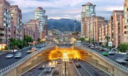 هر دو مسیر تونل توحید امشب مسدود است