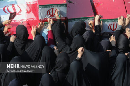 تجلیل از مادران، همسران و دختران شهدا توسط بسیج شهرداری تهران