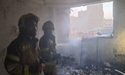 نجات ۱۵ ساکن محبوس در آتش‌سوزی ساختمان مسکونی در نعمت‌آباد