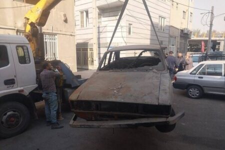 خودروهای فرسوده و رهاشده از معابر منطقه ۱۴ تهران جمع‌آوری می‌شوند