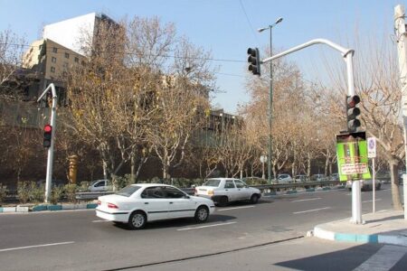 اولین چراغ راهنمایی هوشمند «زمان صفر» تهران راه اندازی شد