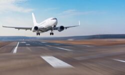 هیچ گونه محدودیت پروازی نداریم/ پروازهای عبوری نصف شده است