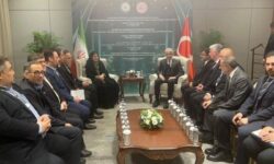 تاکید ایران و ترکیه بر توسعه همکاری‌های حمل‌ونقلی/ اتصال ریلی جدید در مرز چشمه‌ثریا – آرالیک