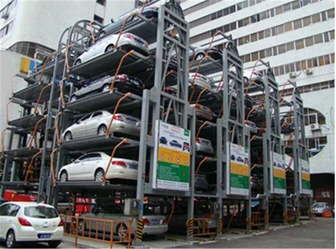 پارکینگ خودکار پیشرفته با روباتهای هدایتشده در یک ساختمان تجاری
