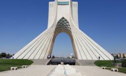 تحلیل نمونه ساختمانهای مدرن ایرانی