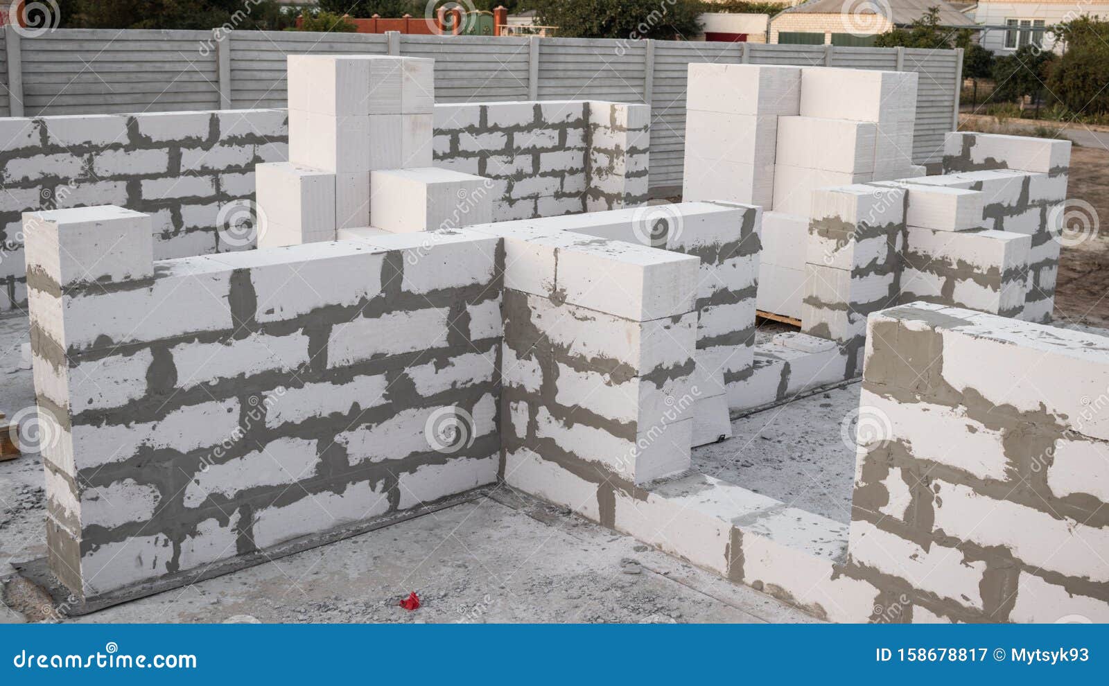 بلوک سبک ساختمانی در حال استفاده در پروژه ساخت